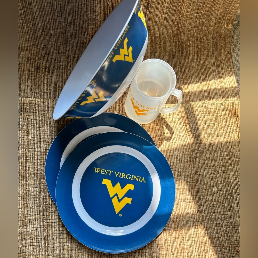 NWT WVU party food containers!
